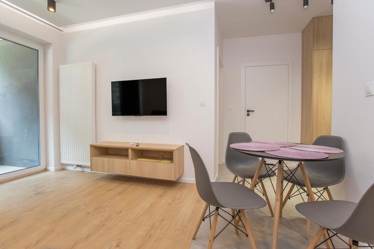 Urban Jungle Apartament Alice 비아위스토크 외부 사진